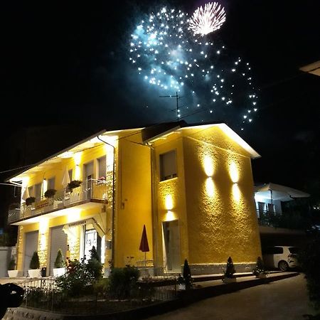 Bed And Breakfast Lo Scrigno Polinago Exterior foto